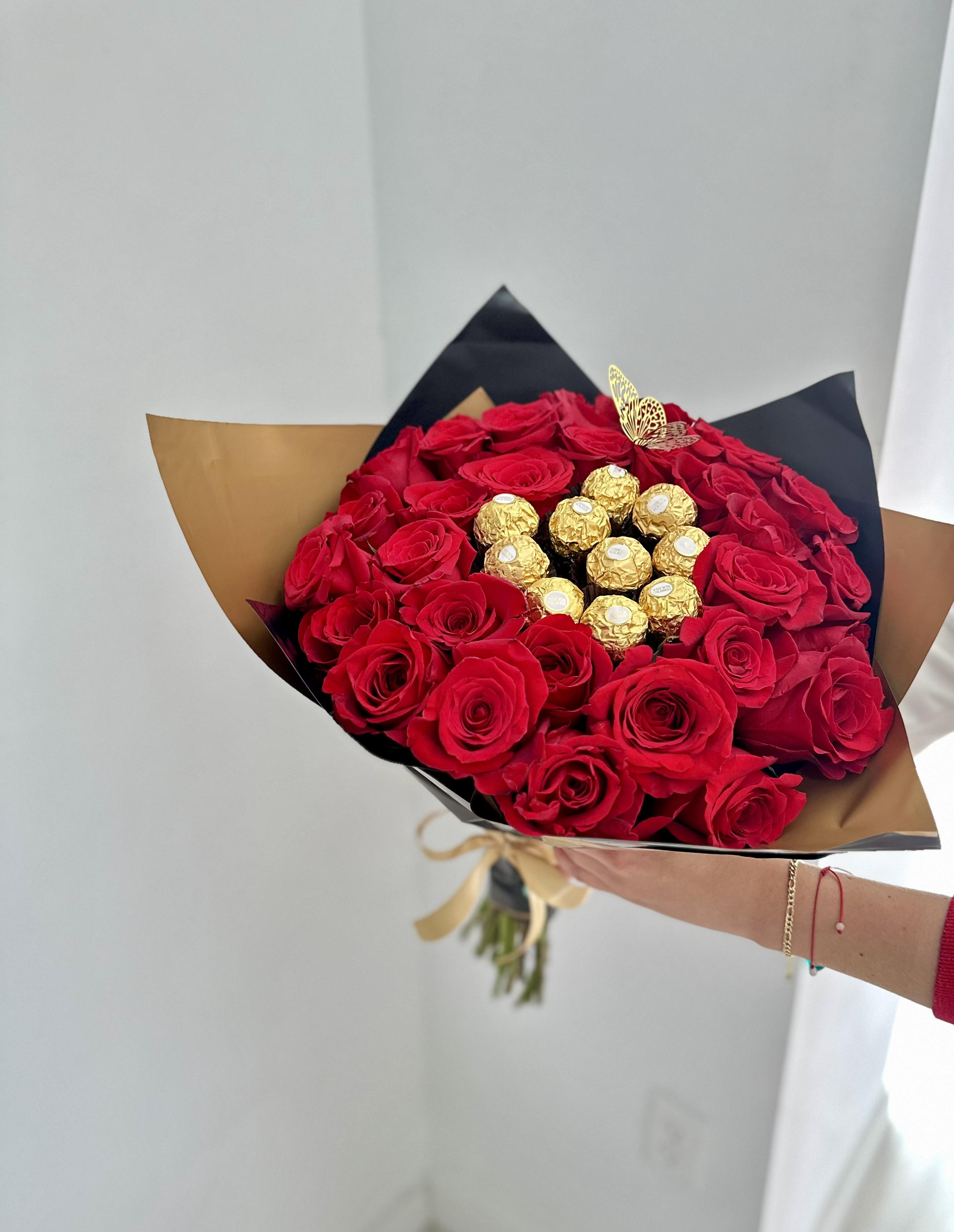 Love Bouquet 50 Roses + Ferrero